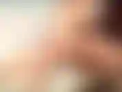 Ich liebe es, die meeresbrise auf meinem körper zu spüren.