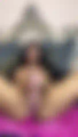 Fucking my pussy I got very horny and I did a DP