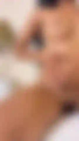 Ein mädchen mit sexy körper.