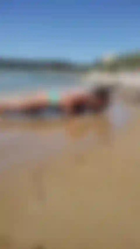Liegestütze am strand.