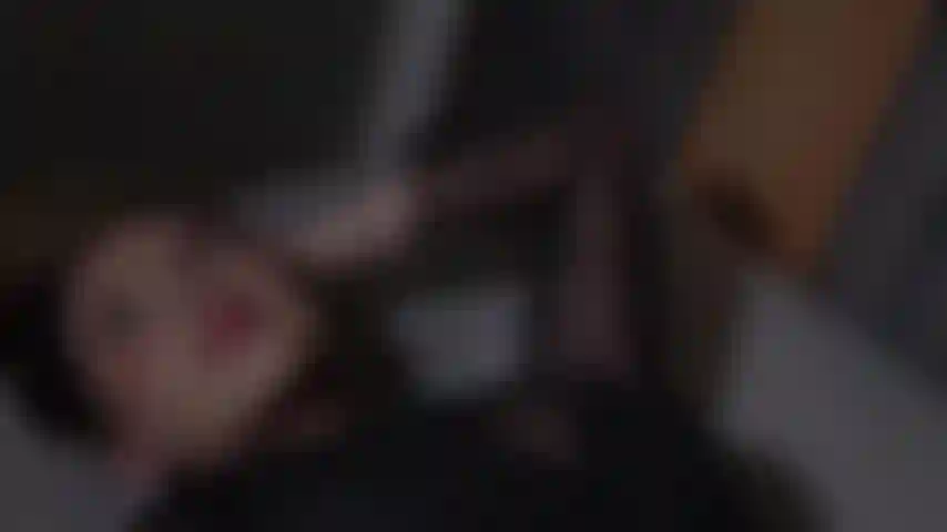 Komm in mein zimmer und mach mich zu deinem.