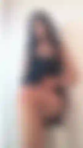 Come and discover that there are under my dress