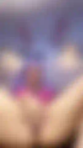 Ich will meine feuchte muschi für dich ficken.