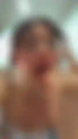 Heißes mädchen isst und leckt sperma beim spielen mit speichel und zunge auf eine sexy art und weise #cute #sexy #hot #horny #hottie #flawless #cutegirl #sexygirl #hotgirl #hornygirl #hottiegirl #flawlessgirl #hardcore #saliva #cum #lick #toungue #glasses #teen18+ #streamate #nsfw #sexylips #viral #fyp #drip #latina #bratty #brat #latinagirl #ass