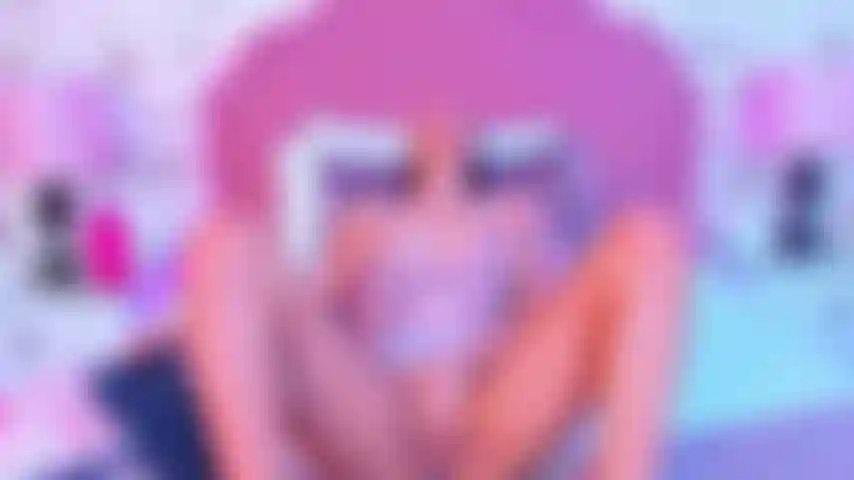 Genieße meine muschi und meinen großen arsch in nahaufnahme.