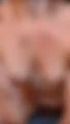 My muscles shine, my body pulsates... and pleasure runs through each strong curve that provokes you until you lose control.