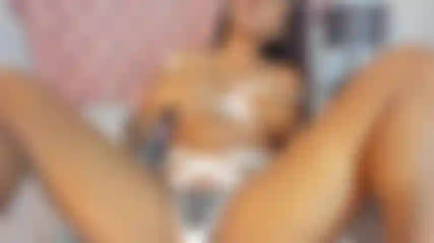 Genieße den geschmack meines körpers und das sperma auf meinem ganzen körper.