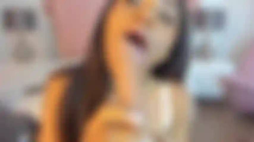 Lass mich deinen schwanz lutschen, bis du in meinen mund kommst.