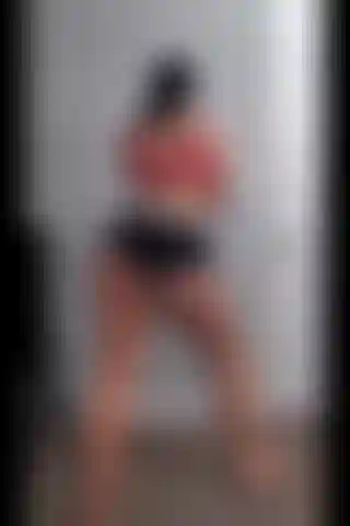 Kurzes twerking-video für den fall, dass du mich und meinen großen arsch vermisst. Nicht nacktes video.