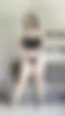 JOI with very explicit instructions, teasing, twerking, riding dido, fucking pussy and a cum countdown and orgasm at the end!!