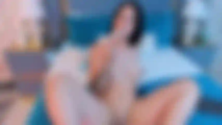 Ich bin so geil und bereit, tief gefickt zu werden. Ich möchte, dass meine titten wackeln und meine muschi vor lust brennt. Ich möchte spüren, wie dein schwanz jede ecke von mir ausfüllt, während sich meine kurven bei jedem stoß zusammenziehen und zittern.