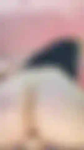 Schau dir diesen saftigen arsch an.