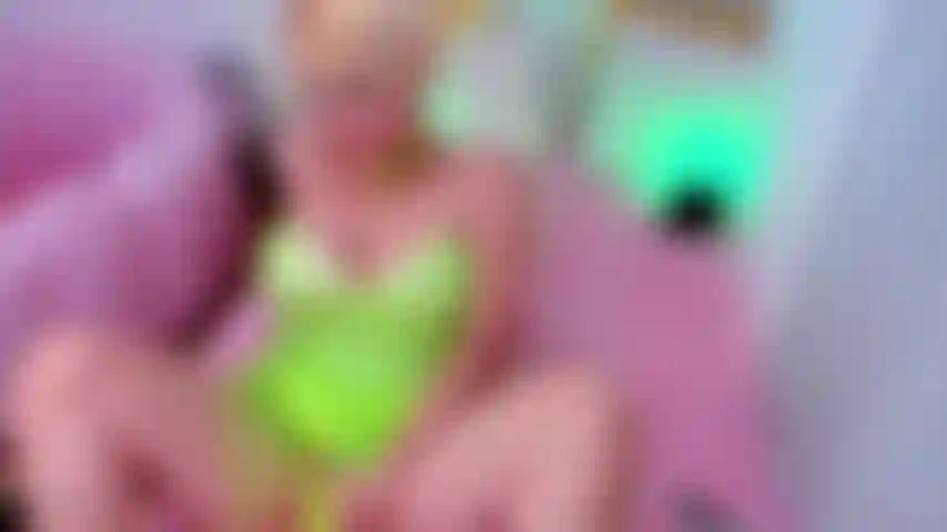 Tinker bell cosplay deep throat squirting dildo.