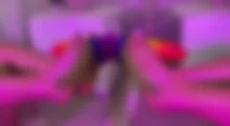 Aufregender footjob.