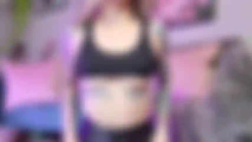 Titty hüpft mit astrid luxe.