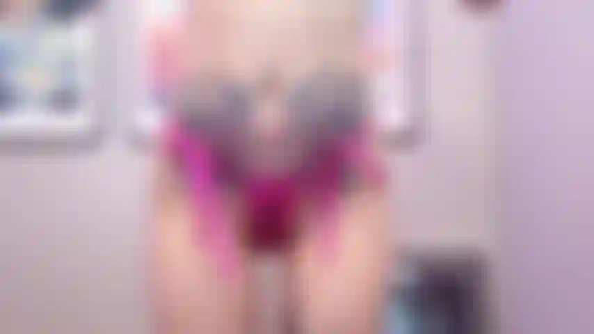 Micro-bikini – booty pole dance.