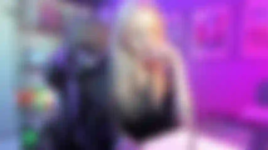 Strippen für professor auf zoom.