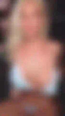 Vorschau: du liebst es, wenn ich meinen durchtrainierten körper mit der rosa muschi ficke und spreize.