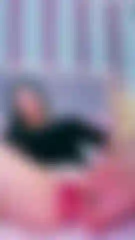 Ich spiele mit meiner rosa muschi. Schau mir zu, wie ich sie für dich ficke, während ich mir vorstelle, dass es dein schwanz ist.