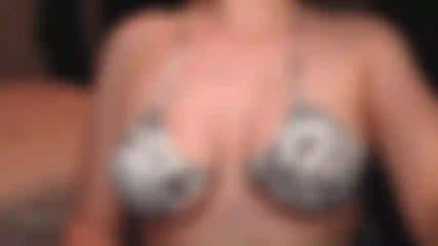 Die dir einen bläst.