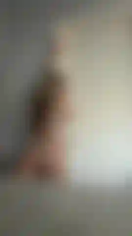 Ein kleiner teaser und ich ziehe meinen bh mit einem schnapper aus.