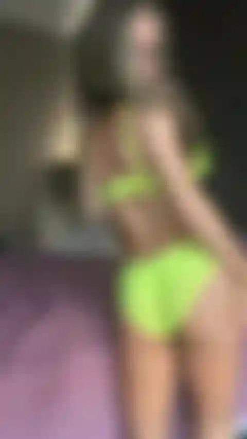 Finger im höschen ohne schritt.