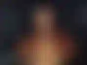 Meine großen schönen titten lassen jeden tag wie weihnachten aussehen. Ich erwarte, dass sie ihre wertschätzung zeigen. Ich will geschenke! Ich zeige dir sogar, wie gut meine titten in allen arten von bhs und dessous aussehen. Verwöhne mich!