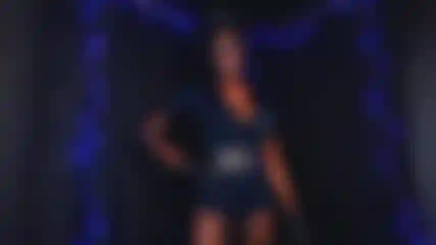 Du siehst verdächtig aus.... Ich muss dich durchsuchen. Wage es nicht zu widerstehen. Du wirst mich respektieren, weißer junge! Ich habe die macht und autorität. Nur ein weiterer täter. Ich bin das gesetz. Gehorche. Comply. Unterwerfe dich.