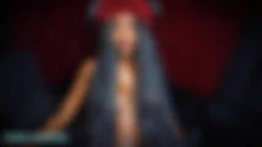 Gib deinen schwanz und dein sperma dem dämon der dunkelheit. Höre nur auf meine stimme und schaue in die dunkle leere meiner augen, sei schwach für mich und folge meinen anweisungen. Gehorche. Cum. Und esse es.