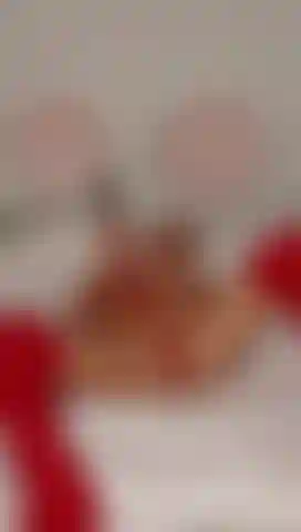 Mit einem analhaken festgebunden.