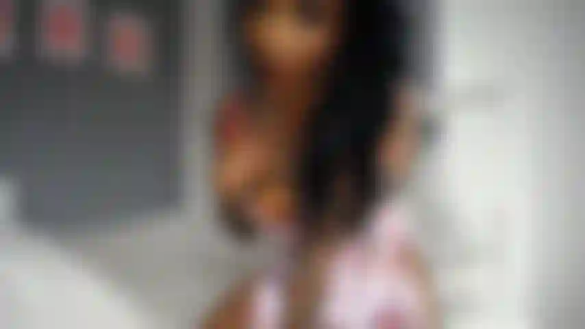 Eine ehebrecherische milf bettelt um einen creampie.