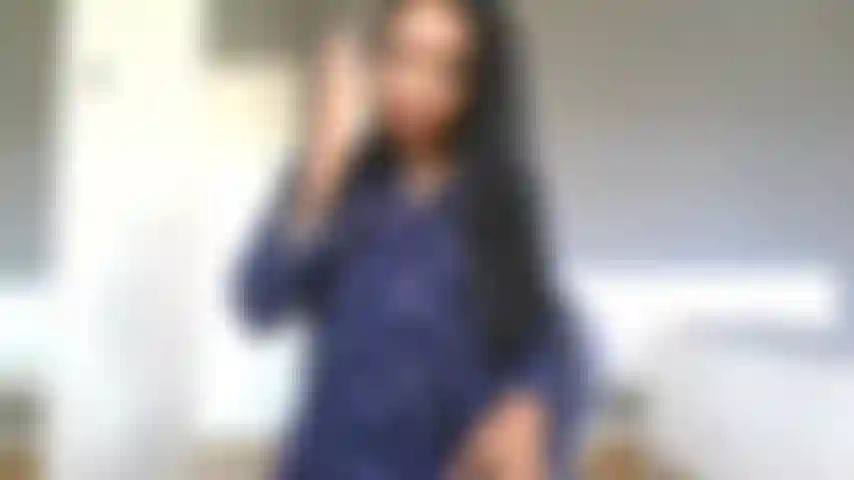 Eine versaute sekretärin, die in den arsch kommt.