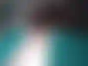 Baldbabey unter der dusche nach dem rasieren.