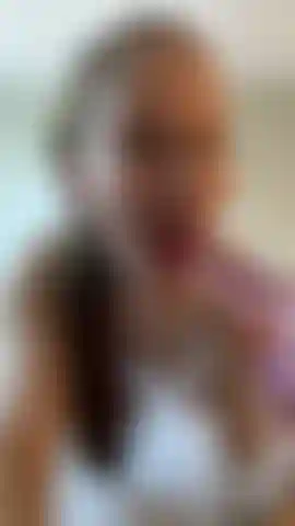 Zieh dir das höschen an.