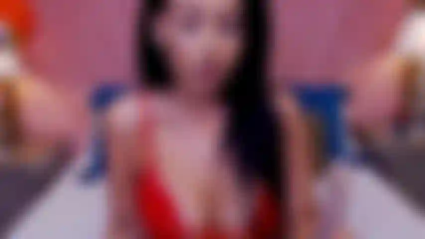 Bj_rotes_latexkleid.