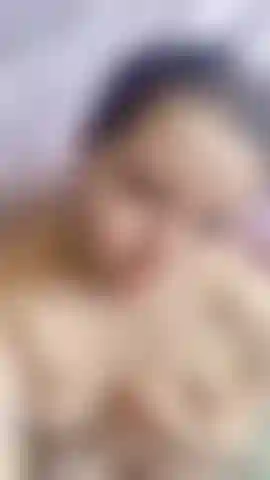 Pov, die brünette bella, frisch aus der dusche, jetzt bedecke sie mit deinem sperma.