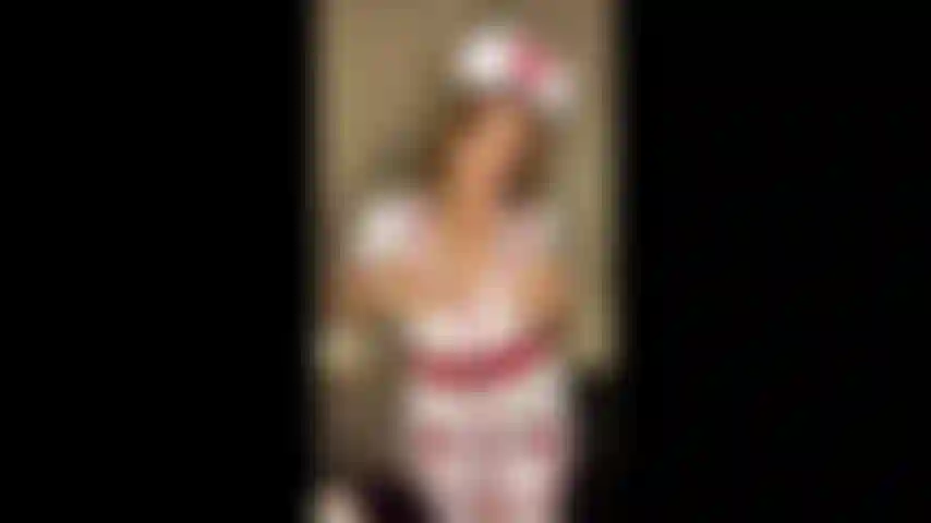 Krankenschwester bella zieht sich für dich aus, damit du dich besser fühlst.