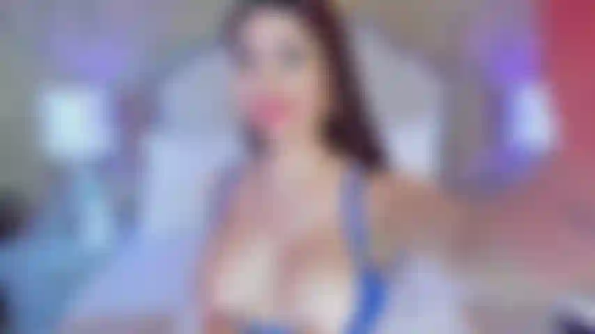 Meine großen titten auf deinem gesicht, weich und heiß, bringen deine haut zum sträuben. Mein stöhnen, wenn du daran lutschst, macht mich sehr feucht und ich weiß, dein schwanz wird sehr hart werden.