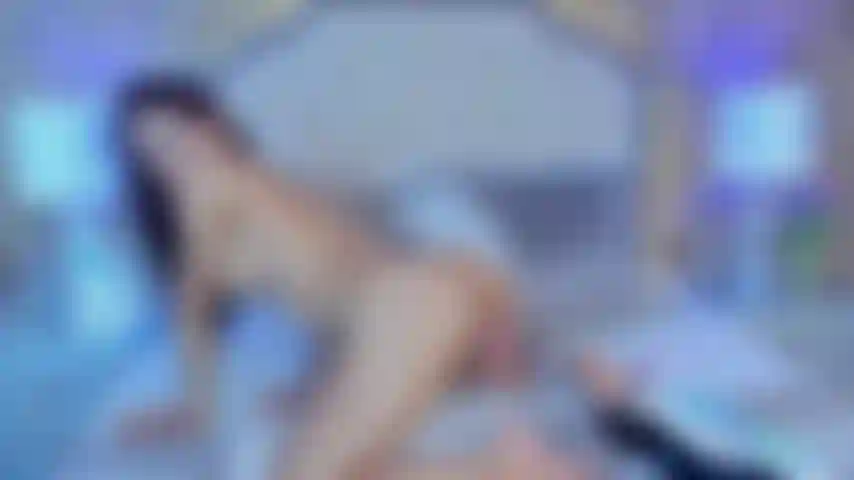 Mein enger arsch ist so nass und geschmeidig, wenn du mit deinem schwanz in ihn eindringst, lass ihn tief und ganz hineingehen, ihn ganz in mir zu spüren, bringt mich zum explodieren.