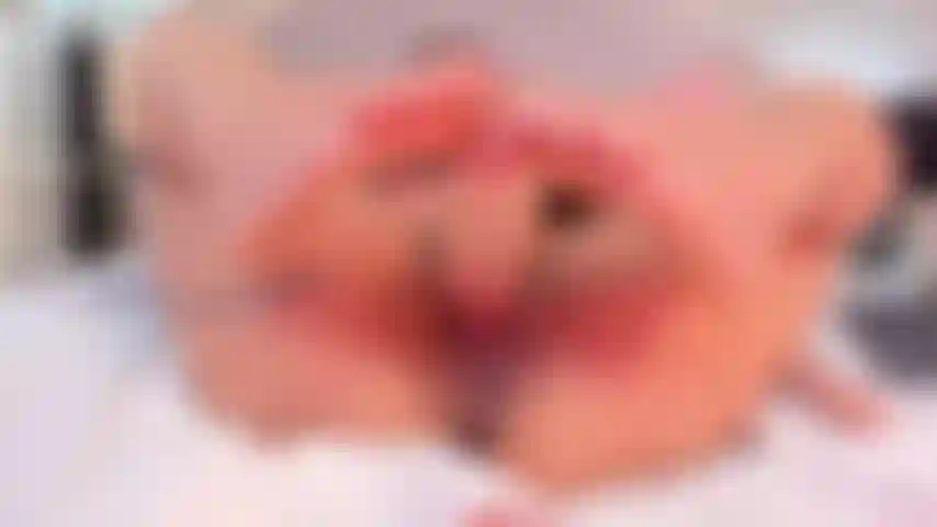 Du kannst nicht bleiben, ohne zu sehen, wie meine muschi so feucht für dich ist.