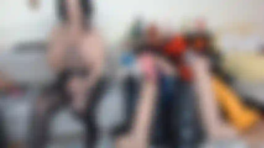 Maxim fickt fickt mit 3 geilen nylon-schwänzen.
