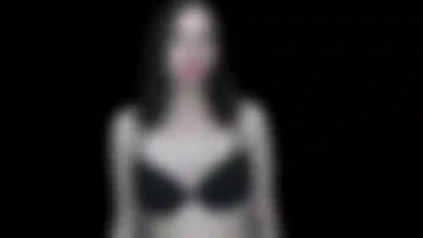 Sich nach schwänzen sehnt und mich hypnotisiert.