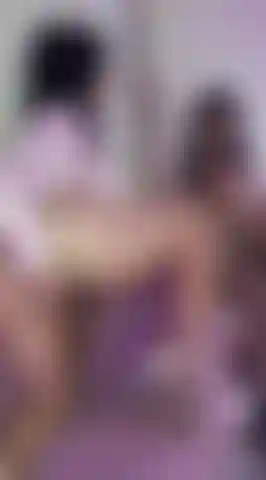 Spiele im doggystyle mit meiner muschi.