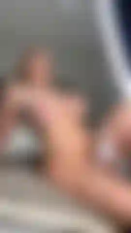 Daily dose of big tits and hot curves