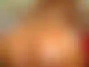 Sieh zu, wie ich diesen arsch schüttle und öl über meine großen titten und meinen arsch gieße. Während ich dir eine schmutzige wichsanweisung gebe. Deine eier zu entleeren, während ich dich runterzähle?!!