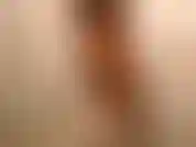 Teil 2 duschszene. Schau mir in der dusche zu, mit meinem weißen tanktop, ganz nass und triefend vor wasser. Dann ziehe ich es aus und schäume meinen körper mit seife ein. Wenn du voyeur-szenen unter der dusche magst. Diese für dich.