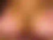 Ich möchte, dass du mein dekolleté anbetest! Während ich dir eine schöne schmutzige wichsanweisung gebe. Ich schmiere auch jede menge lotion auf meine titten, während ich meinen spalt mit einem dildo ficke. Du solltest nicht kommen, bis ich zähle.