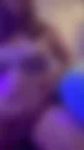 Billie blakeleys wackelnder dickbauch.