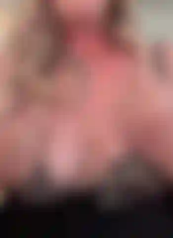 Öliger tittenfick mit meinem realistischen neuen dildo-spielzeug...Sehr glitschig.