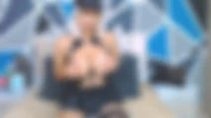 Necke mit meinen großen brüsten.